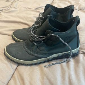 Sorel size 7 booties
